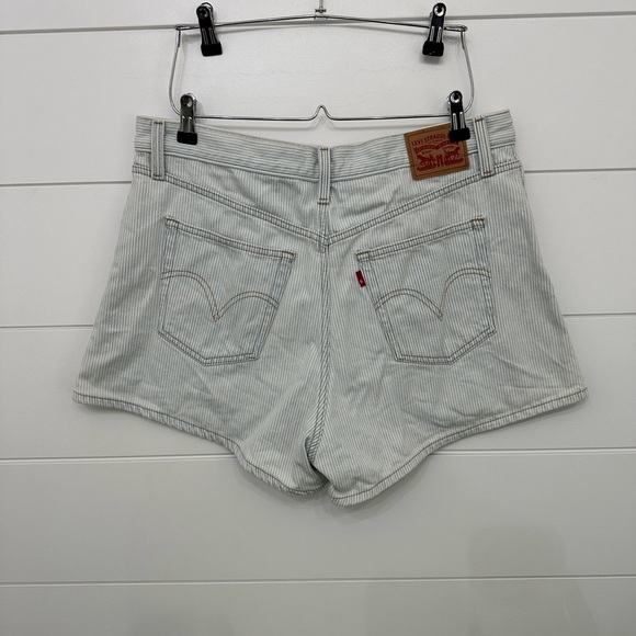 Levi high waisted mom shorts - Picture 3 of 4